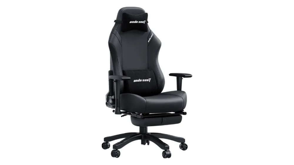 AndaSeat Luna Pro yarim burilgan holda: suyanchiq, yostiqlar va tekis yon qismli oʻrindiq
