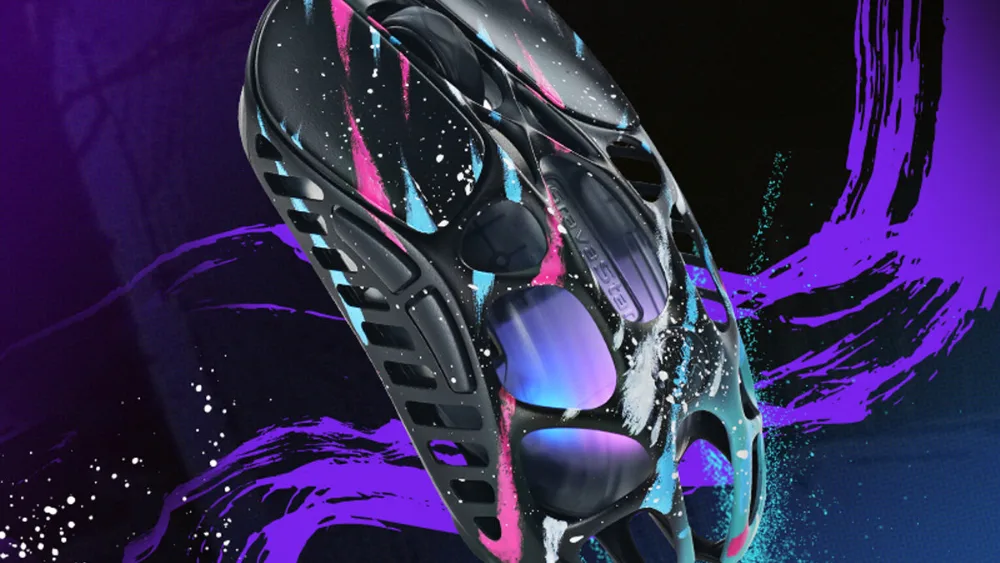 Узор Neon Graffiti на корпусе GravaStar Mercury X Pro вблизи
