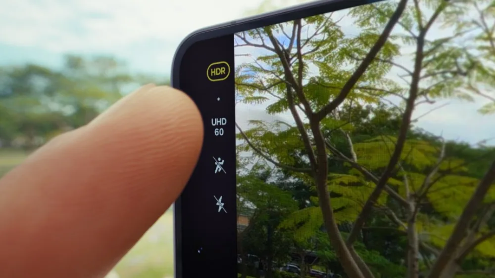 Galaxy S26 Ultra в режиме видео: кнопки HDR, UHD 60 и Super Steady на экране