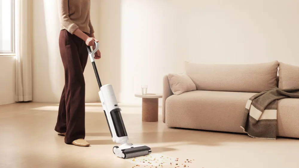 Xiaomi Truclean W20 собирает рассыпанные хлопья в гостиной — самый лёгкий из трёх, 4,2 кг