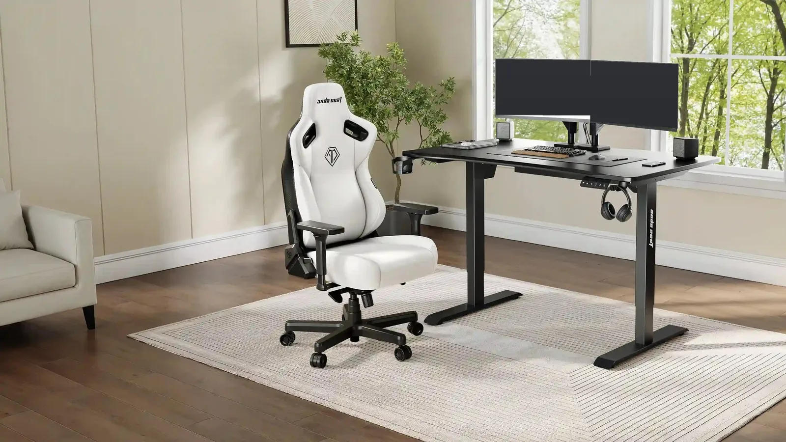 AndaSeat Xtreme stoli va AndaSeat kreslosi bilan oʻyin joyi